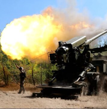Ucrania eleva el costo de la guerra para Rusia con ataques de drones en Moscú y Crimea 2S22 Bohdana Firing Ok West