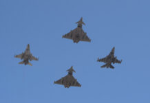 F-16 rumano derriba dron que violó espacio aéreo de la OTAN sobre el Mar Negro F 16 And Eurofighter Typhoon Flying In Formation