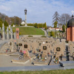 Zelensky se reúne con Trump en Washington mientras evaluación de campaña ofensiva rusa muestra planes de movilización del Kremlin Ukrainian Military Cemetery At Lychakiv Cemetery 01