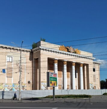 Ucrania entierra a soldados desconocidos mientras las familias esperan años por su identificación Winnitsa Opernhausplatz 20260704 01cr optimized
