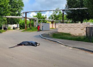 Zelensky advierte que las defensas aéreas están saturadas mientras Rusia mata a 9 en ataques a Ucrania Dnipro After Russian Missile Attack 2023 05 26 17